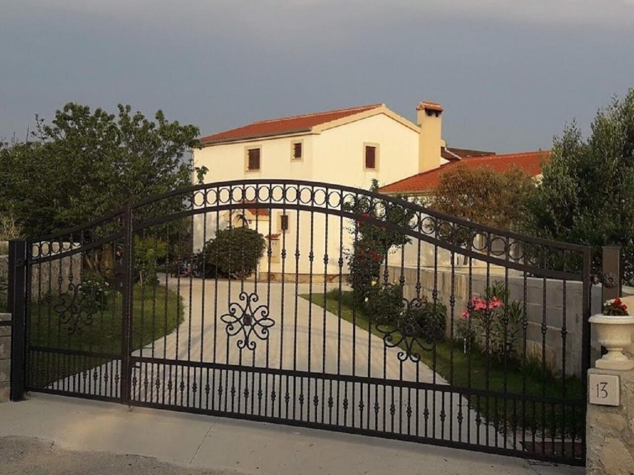 Ljilja Zaton (Zadar)
